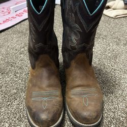 Ariat Round Toe Boots