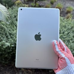 iPad 9th gen 64 Gb WiFi 82% Battery Health 