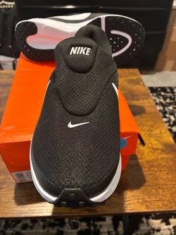 Nike size8.5 slip on