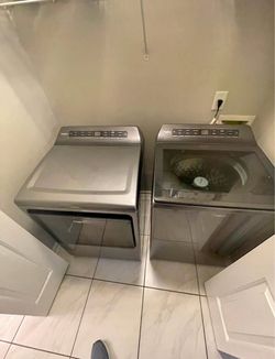 Whirlpool Washer & Dryer Set