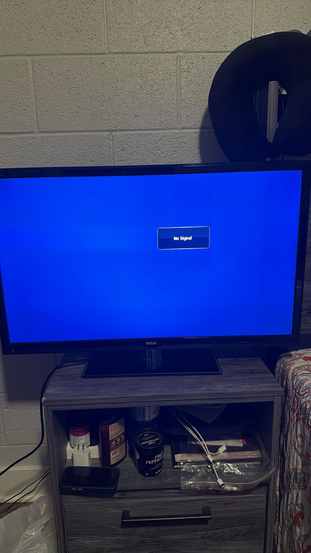 A RCA 32” LED LCD HDTV TV