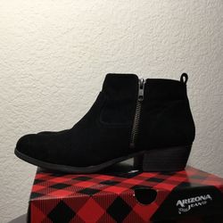 Arizona Jean Size 9 Boots