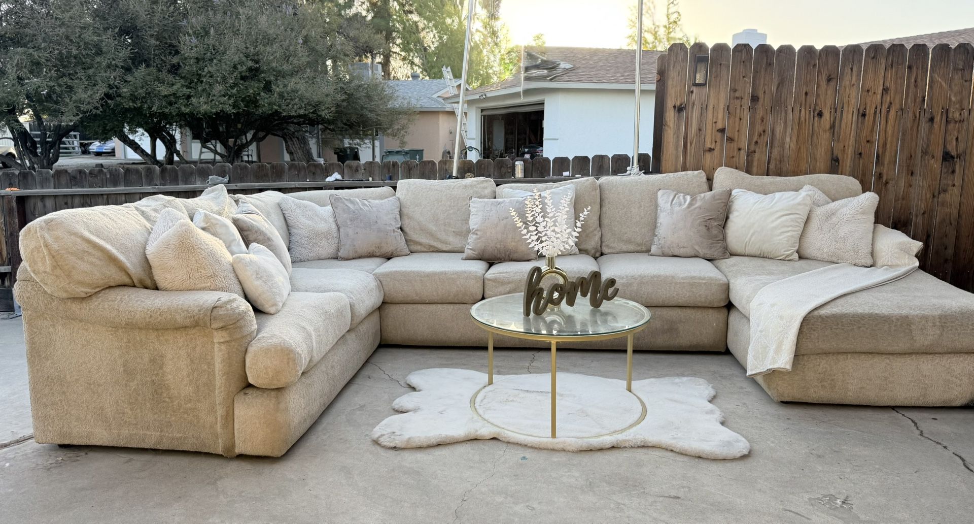 🛋️ Cozy Tan Sectional Couch 🤎DELIVERY AVAILABLE 🚚