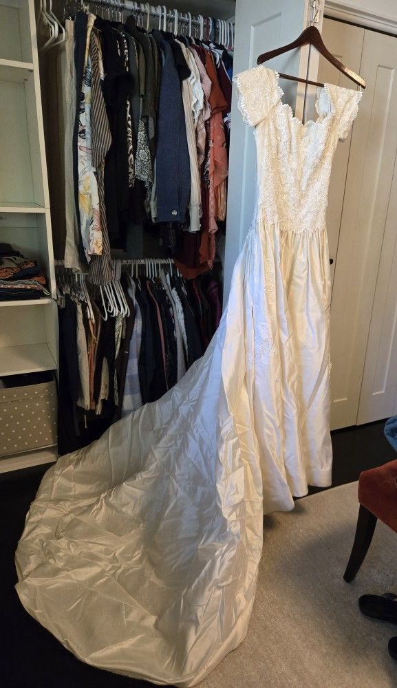 Jim Hjelm Wedding Dress