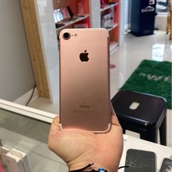 Apple Iphone 7 32GB  Unlocked 