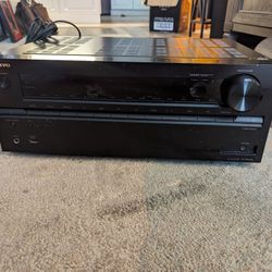 Onkyo TX-NR646 Receiver