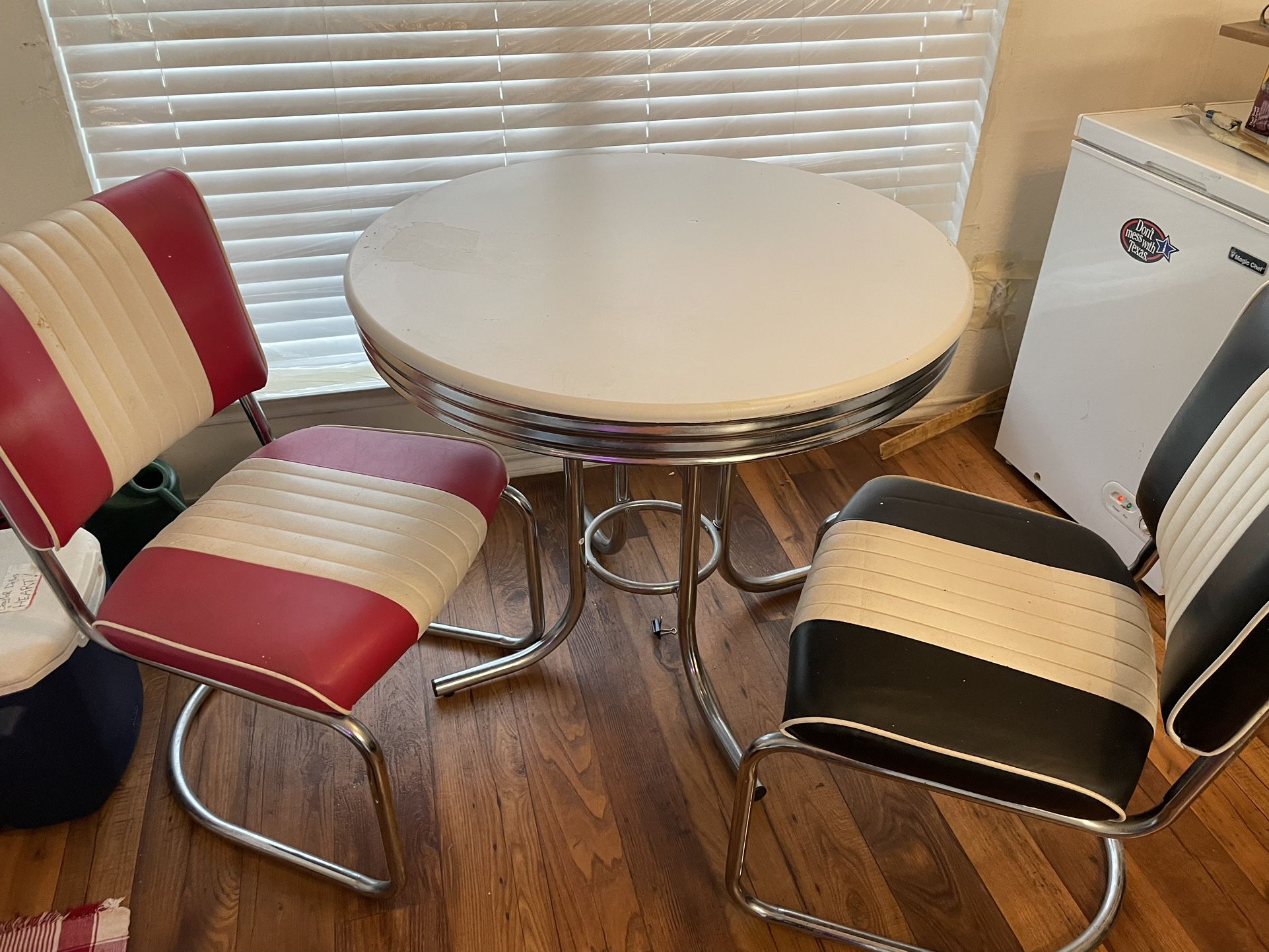 50s Style Table And Chairs $75
