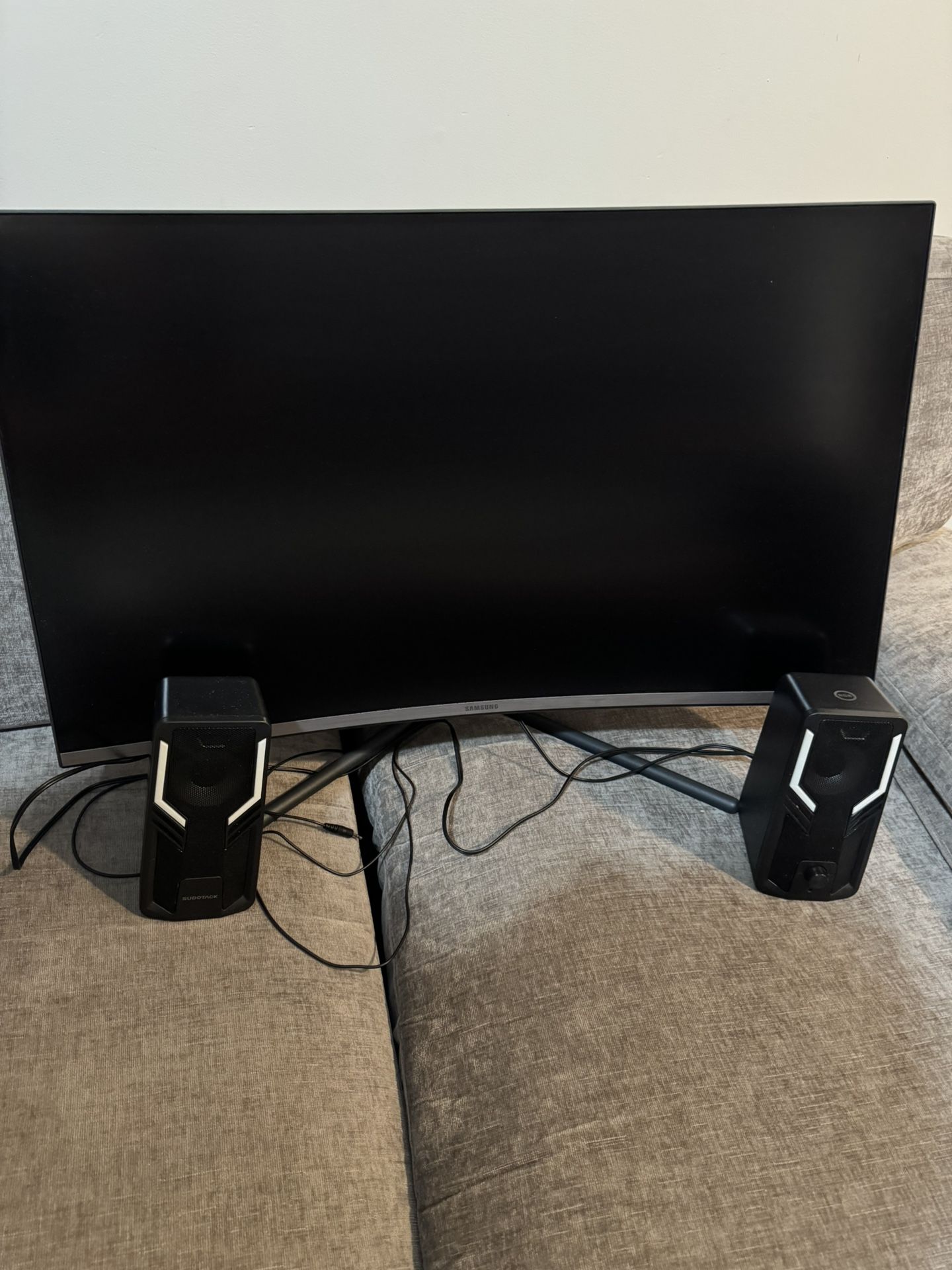 Samsung ViewFinity U32R590 Curved UHD LED Computer 4K Monitor 