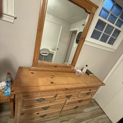 Dresser With Mirror