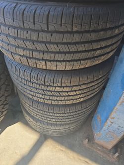 215 50r17 set used tires