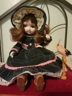 Cecil wind up automaton doll under plexiglas