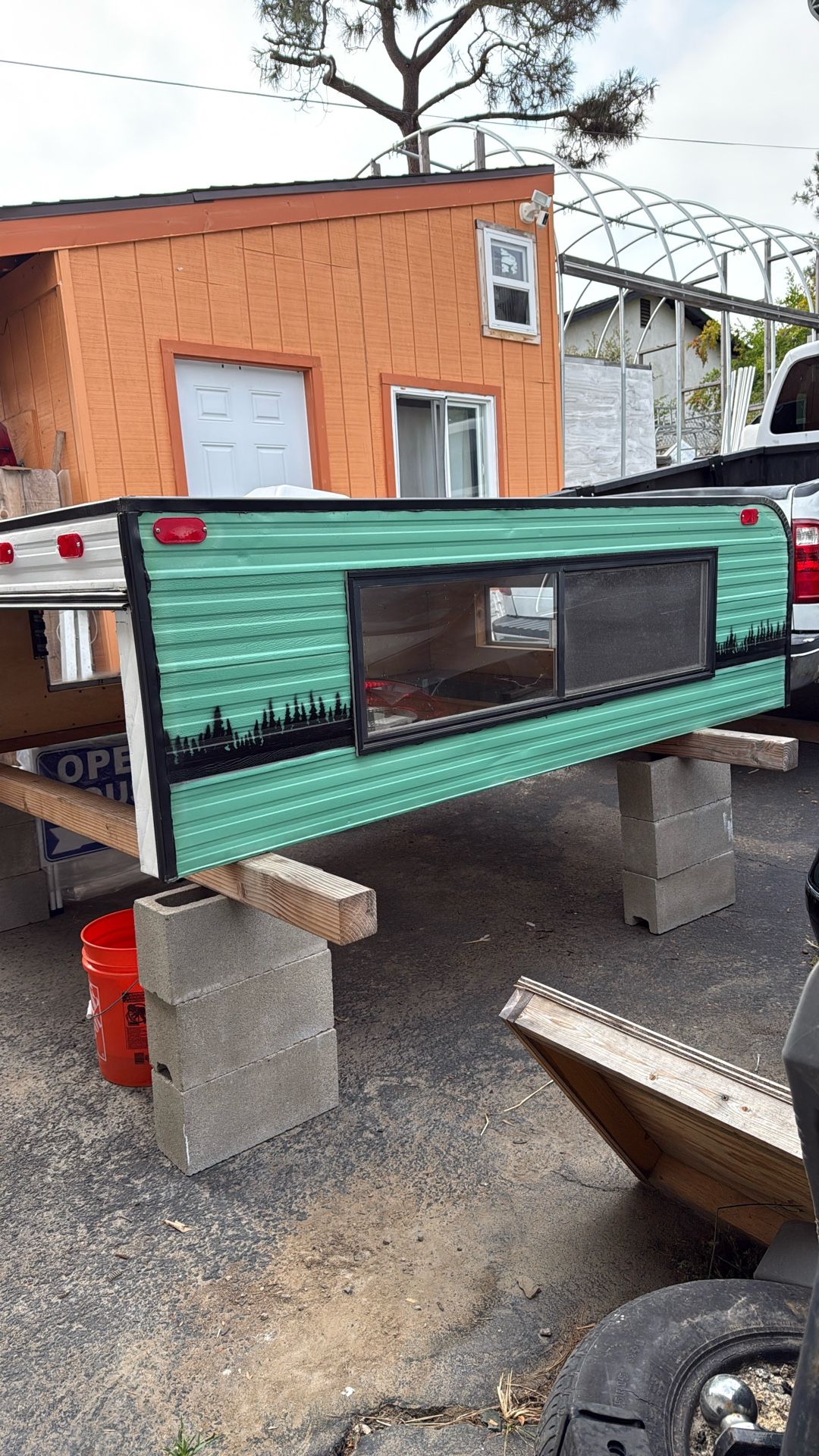 Truck Camper 