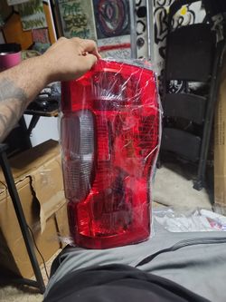 2020 - 2022 Ford Rear passenger tail light