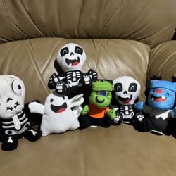 6 Halloween Plushies