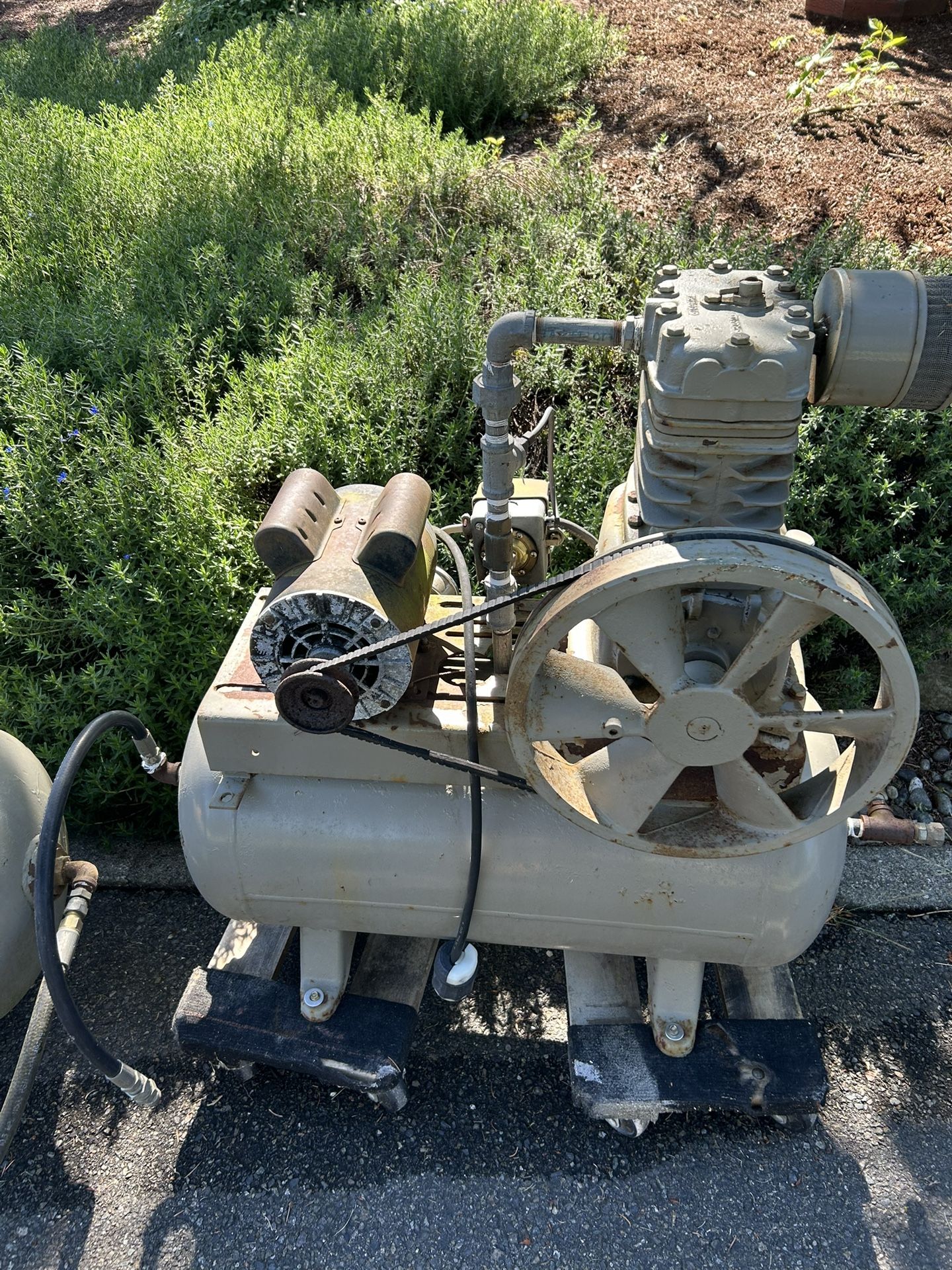 Air Compressor