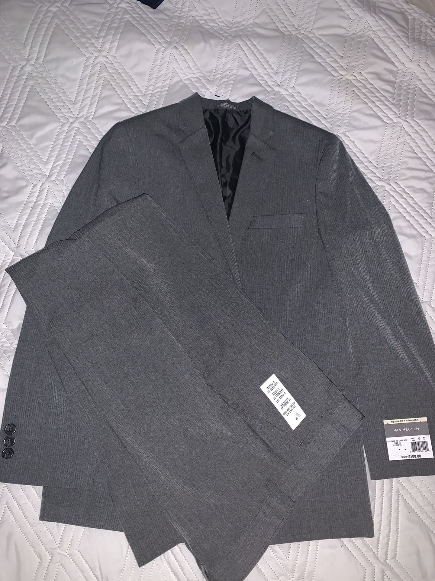 New Van Hausen 2 piece suit size 16 with tags. Never worn