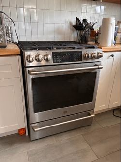 GE Café™ Series 30" Slide-In Front Control Dual-Fuel Range with Warming Drawer