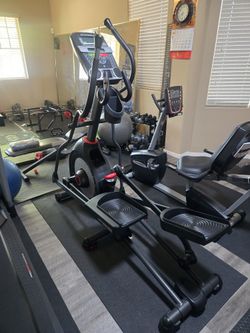 Schwinn 430 Elliptical - Like New!