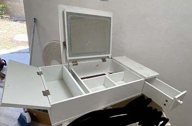makeup vanity desk