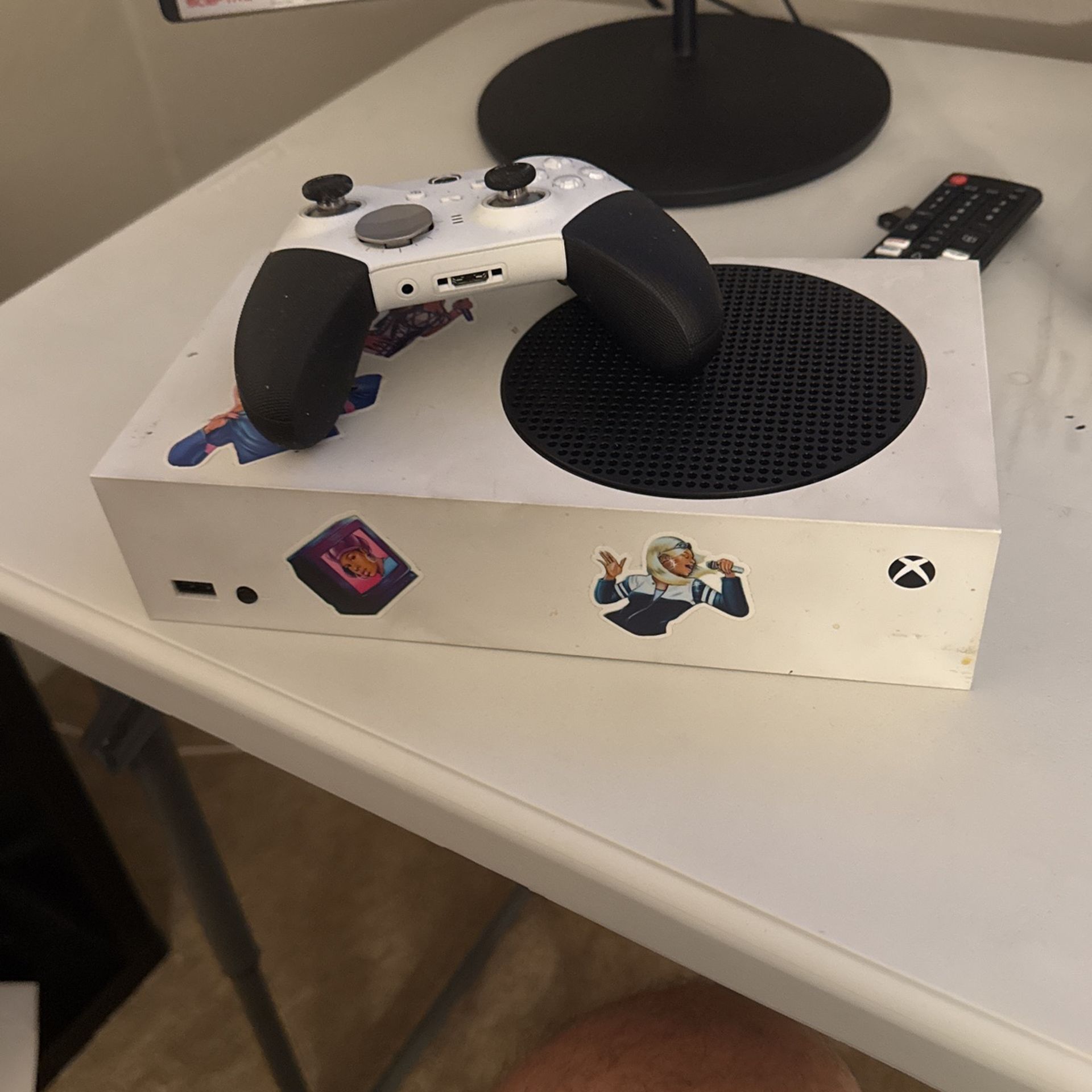 Xbox series W Controller & Power Cord