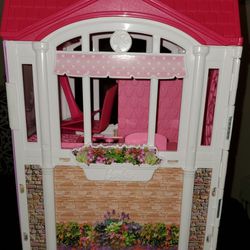 Carry Barbie House 