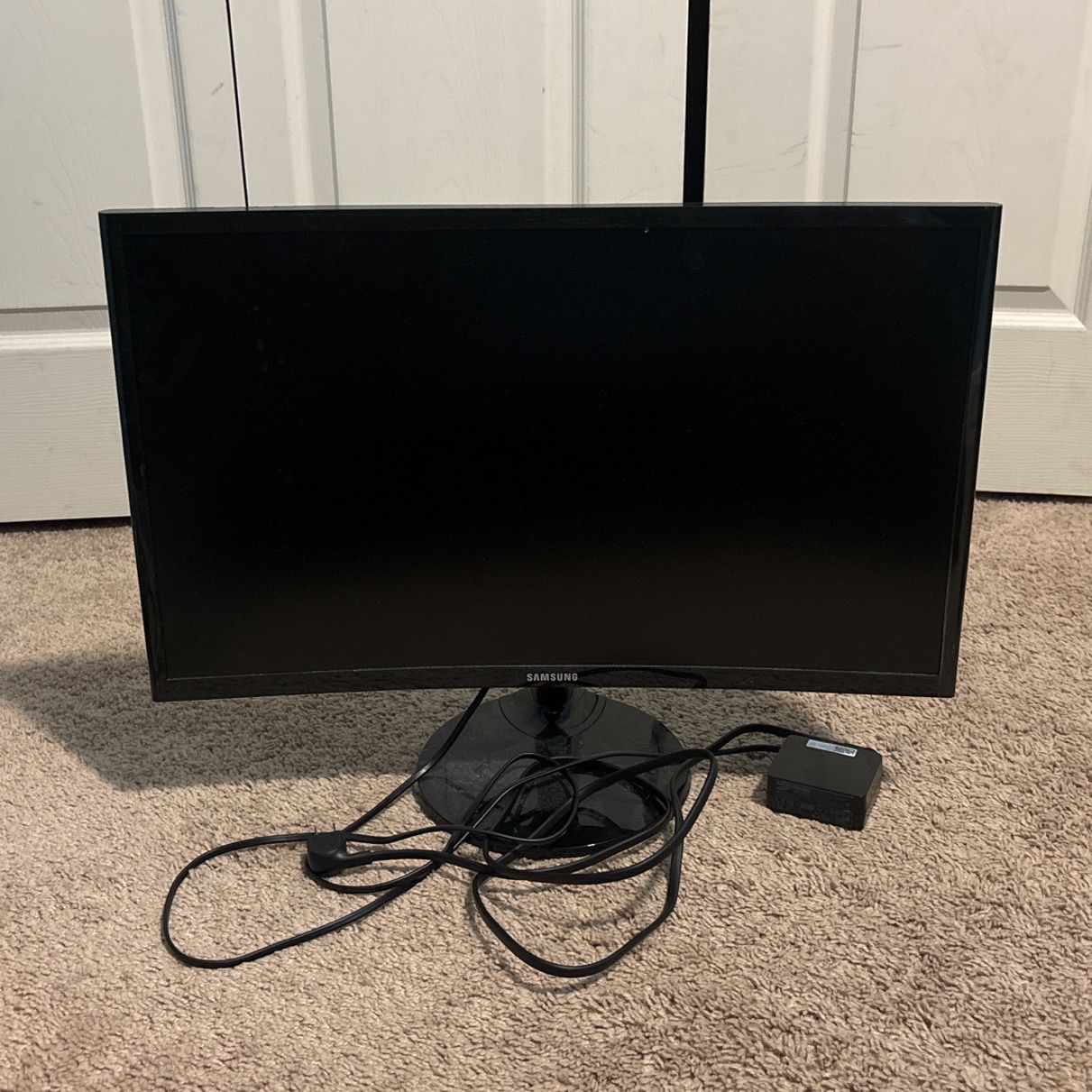 Samsung 23.5 Inch Curved Monitor