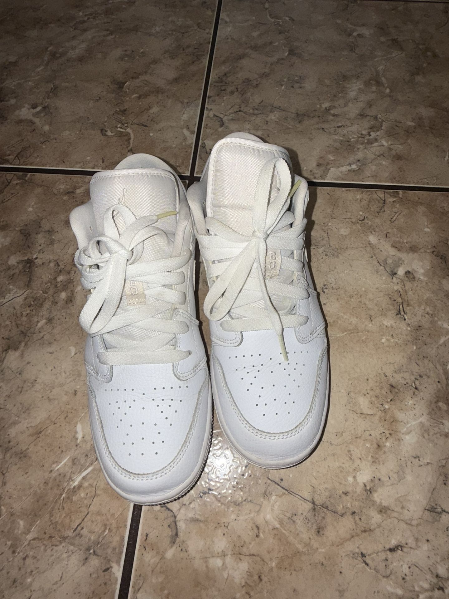 Air Jordan 1 Low Triple White – Size 6Y (Youth)