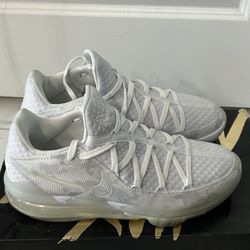 Nike lebron XVII Low white camo Size 12