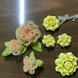 2 Sets vintage jewelry