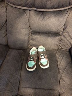 Puma sneakers size 10