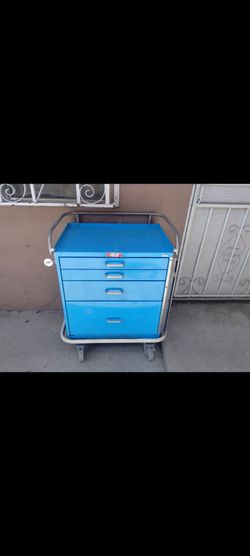 Harloff tools box..H..34..W..27..D..18