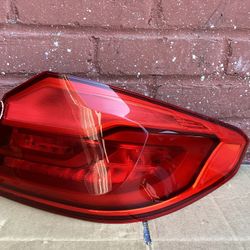 2017-2021 BMW F90 M5 G30 Rear Right Side Side Taillight OEM