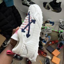 Off White, Size 10.5