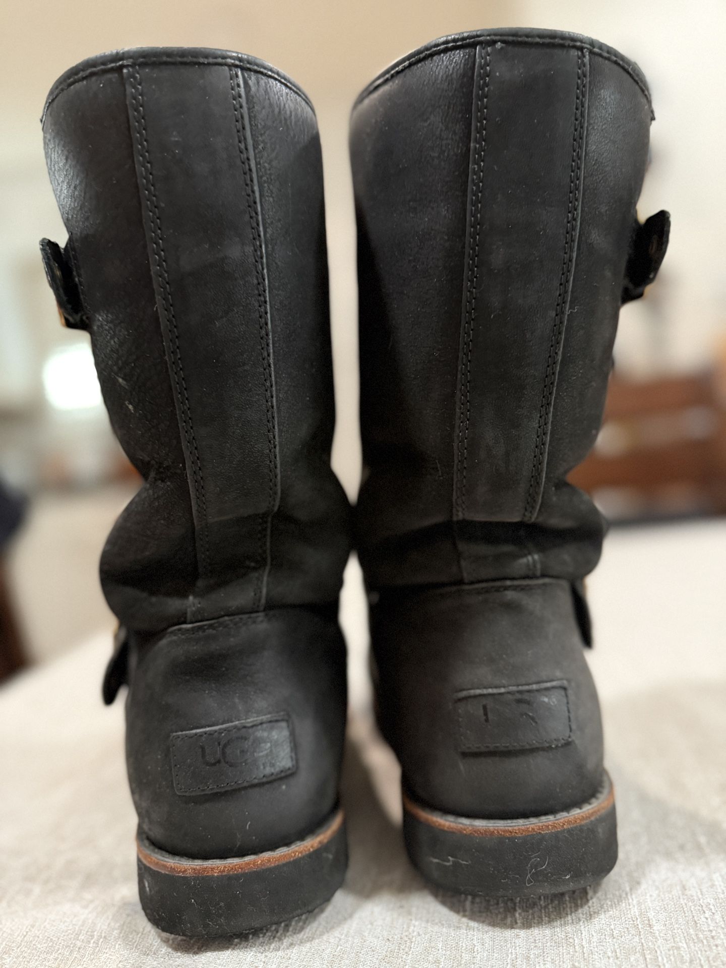UGG BOOTS