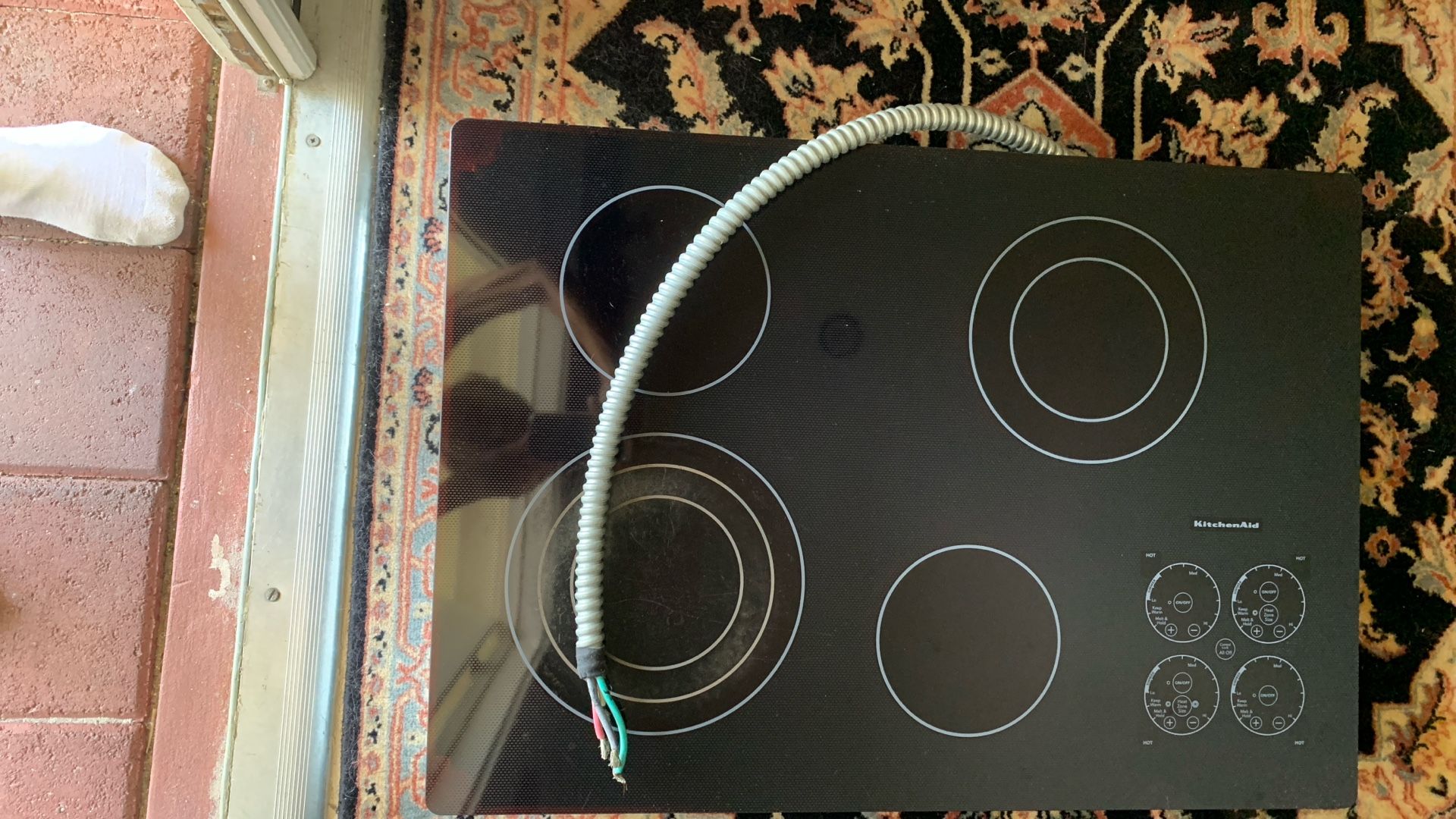 Kitchen Aid 30” Smoothtop Electric Cook Top With 4 Elements