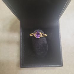 14 K Gold Amethyst And Diamonds Ring.  Weight Is 1.3 Grams 