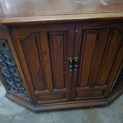 FREE - Sears Silverstone Radio Cabinet OBO Hablo Espanol 