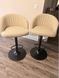 2 Bar stools