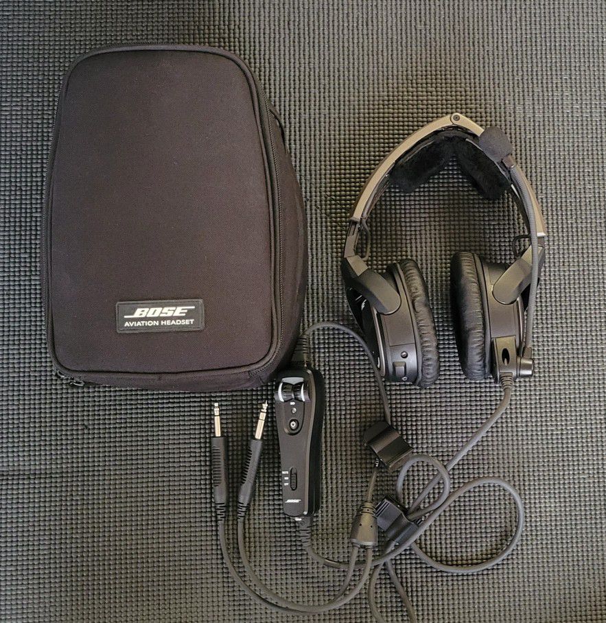 Bose A Aviation Headset w/ Dual GA Plug No Bluetooth & Case