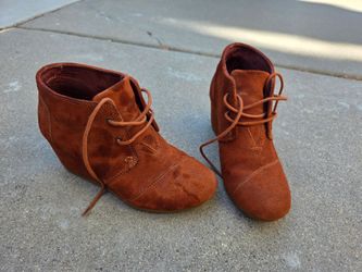 Toms Brown Suede Lace-Up Wedge Ankle Boots size 7