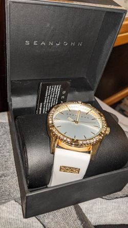Men's SEAN JEAN Premium Watch!  BRAND NEW in BOX!! Very Sleek For Sure! Asking ONLY 1/3rd Of Original Price!