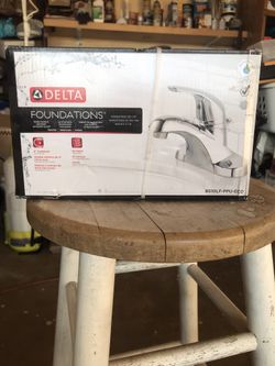 Delta Foundations Single Handle Centerset Bathroom Faucet B510LF