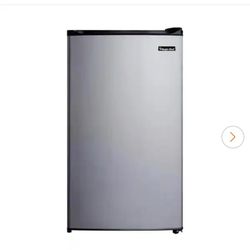 BRAND NEW Magic Chef 3.2 cu. ft. Mini Fridge in Stainless Steel Look without Freezer