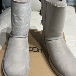 Grey (Gary) Bailey Bow UGGs Boots Size 11 New In Box Never Used Botas uggs 
