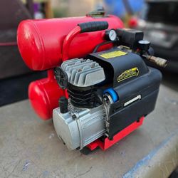 4 GAL AIR COMPRESSOR