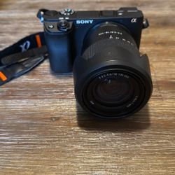 SONY 6400 4K  With Sony bag Excellent Condition Serious Inquiries Only  