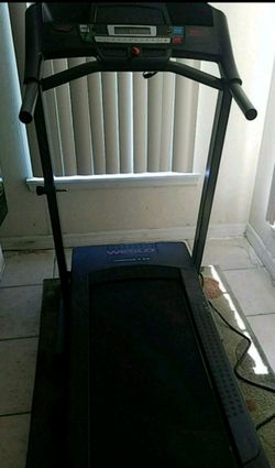 Weslo Cadence G 5.9i Cadence Folding Treadmill, Easy Assembly with Bluetooth