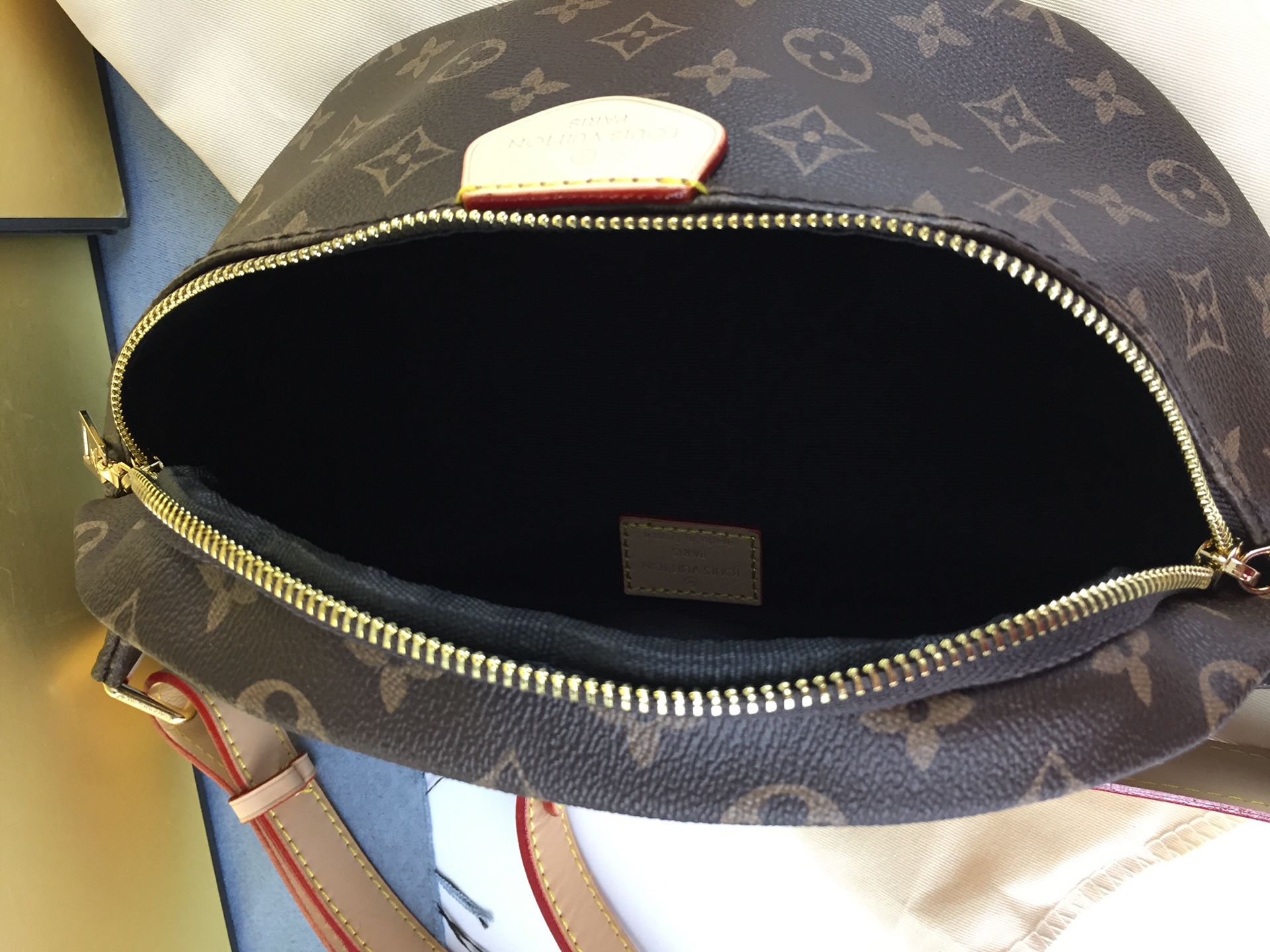 LV / Louis Vuitton bag classic old flower waist bag handbag shoulder  women's bag for Sale in Las Vegas, NV - OfferUp