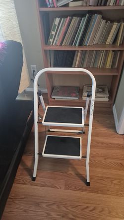 Two step steel lightweight steps to ladder