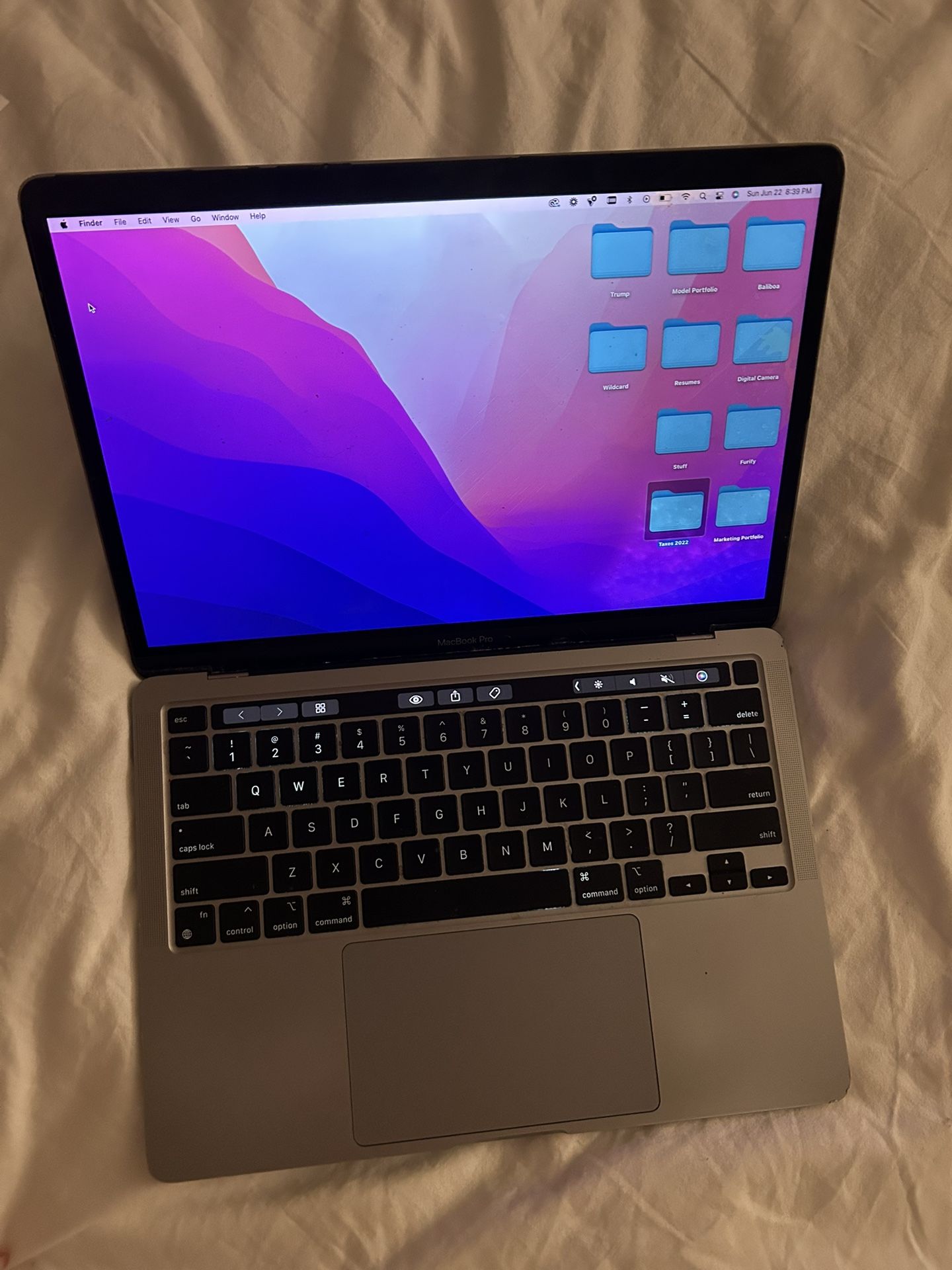 MacBook Pro 13” (M1, 2020) – 512GB SSD / 8GB RAM / Touch Bar